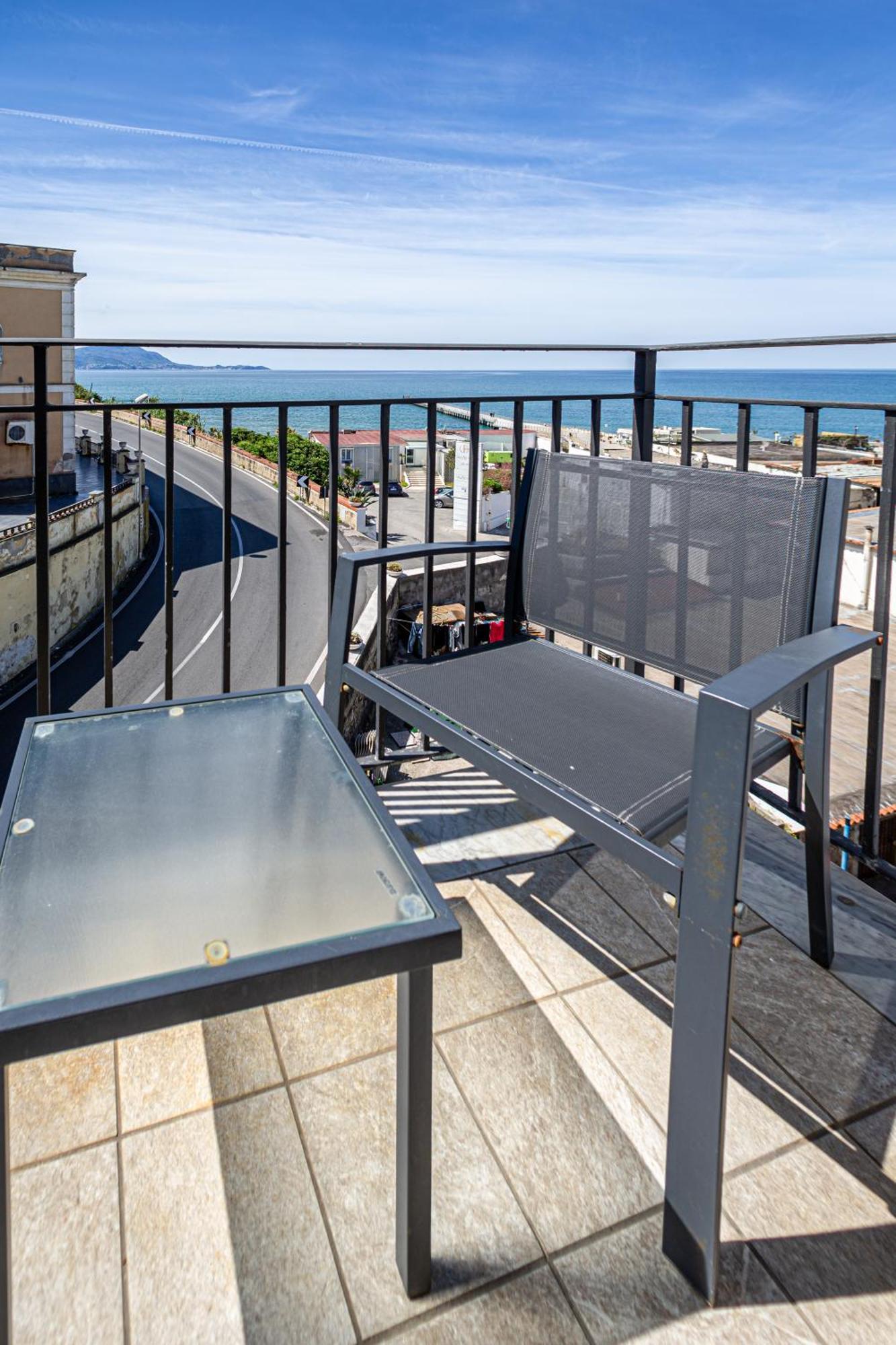 Mh Suites Rooms Apartments Bacoli Exteriér fotografie